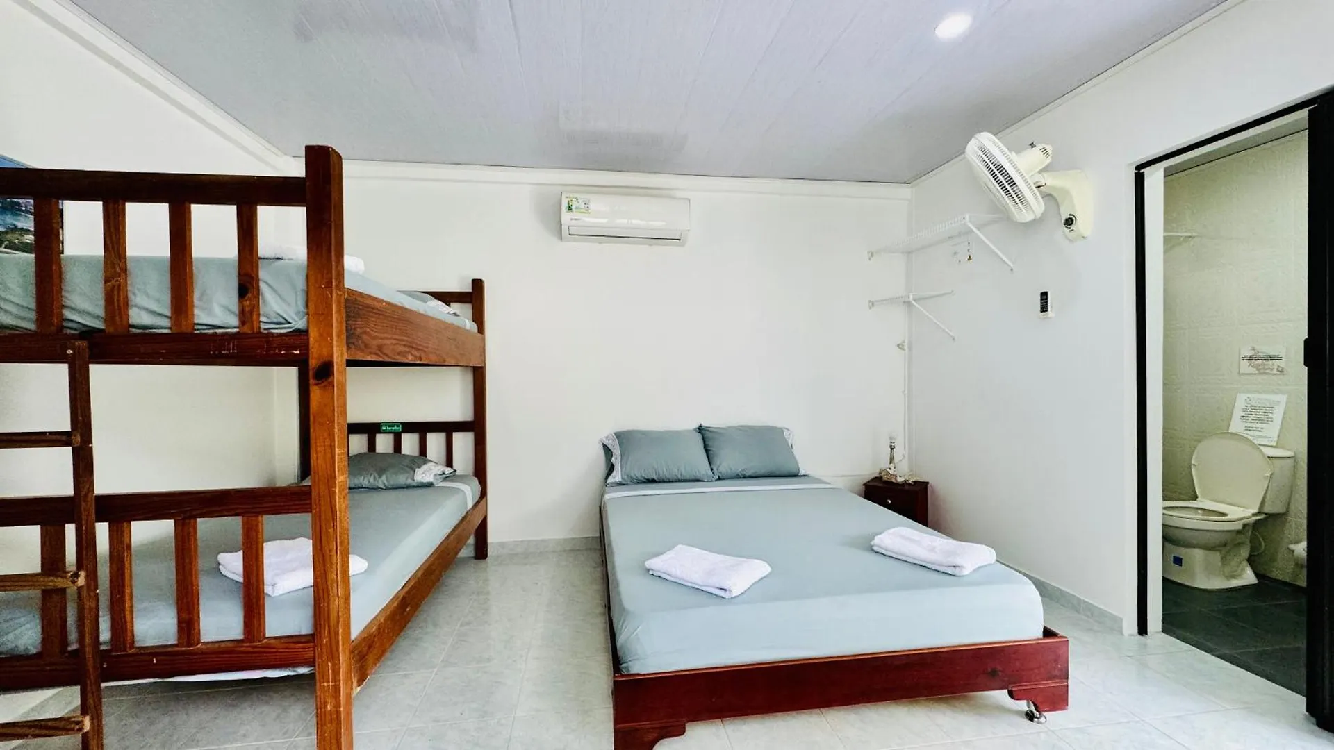 Capsule hotel Keylee'S Lodging San Andres  Colombia